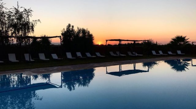 pool sunset quaryati