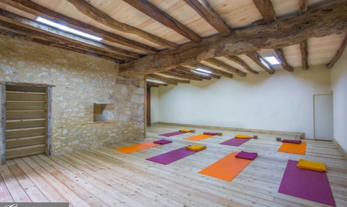 yoga studio yoga retreat france